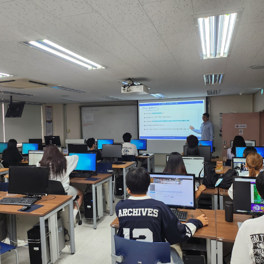 인하공업전문대학 산업디자인학과 학생들은 좋은 교육환경 속에서 수업에 임하고 있다.jpg